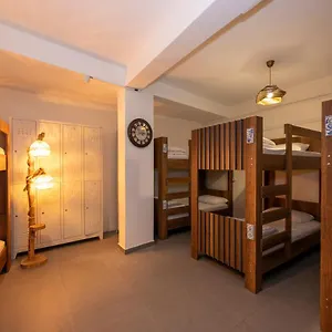 https://taksim-square-hostel.istanbul-turkeyhotels.com
